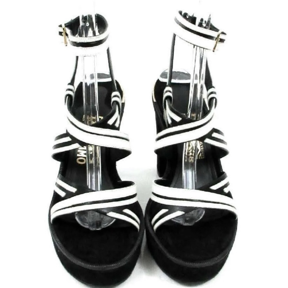 Ferragamo heels - Picture 3 of 13